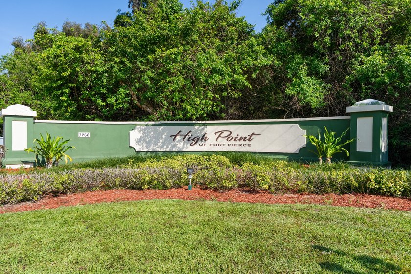 Step into this welcoming 2-bed, 2-bath condo in a gated 55+ - photo 2