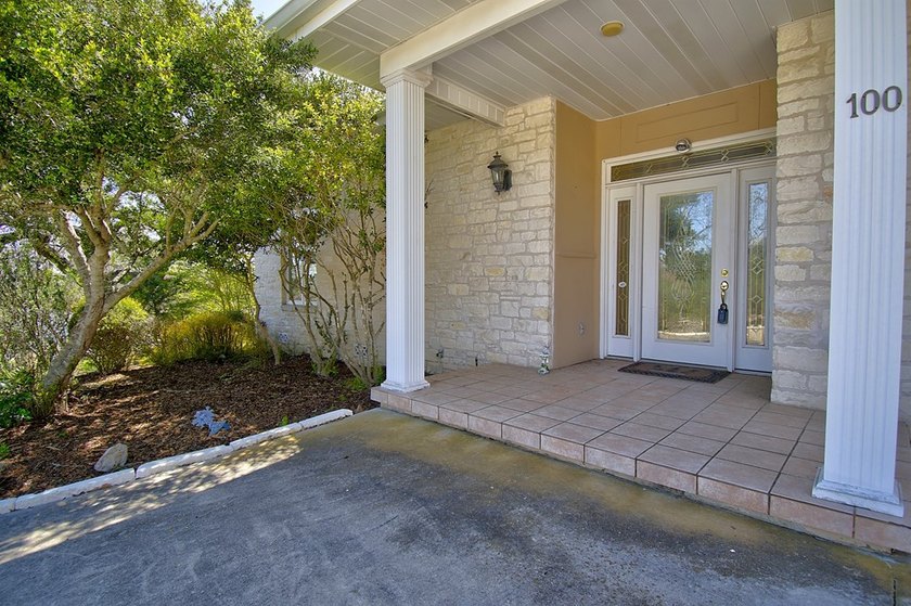 Beautiful Home In Wonderful Riverhill Subdivision. Located On A - photo 4
