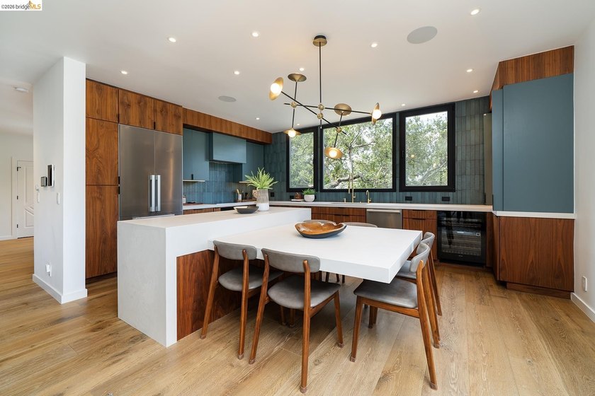 5656 Buena Vista blends meticulous engineering with refined - photo 19