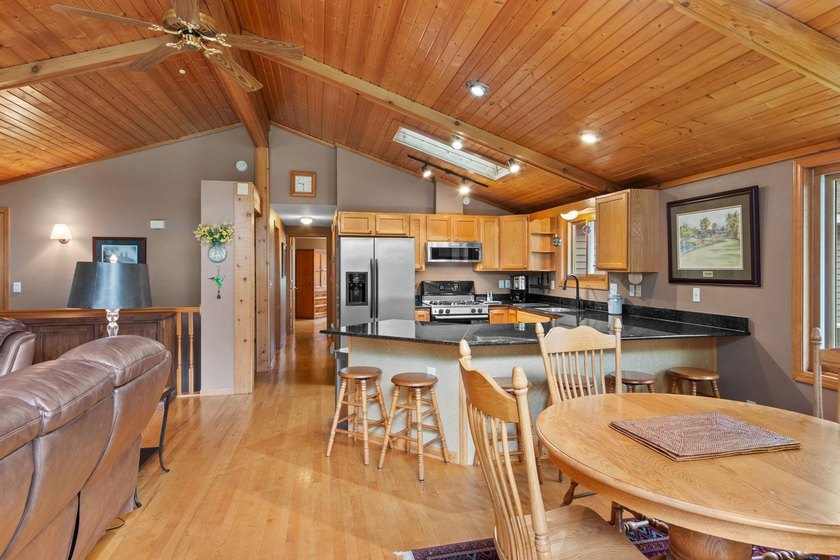 Lake Arrowhead Pines Course! This well-maintained, 3 BD, 3 BA, 3 - photo 9