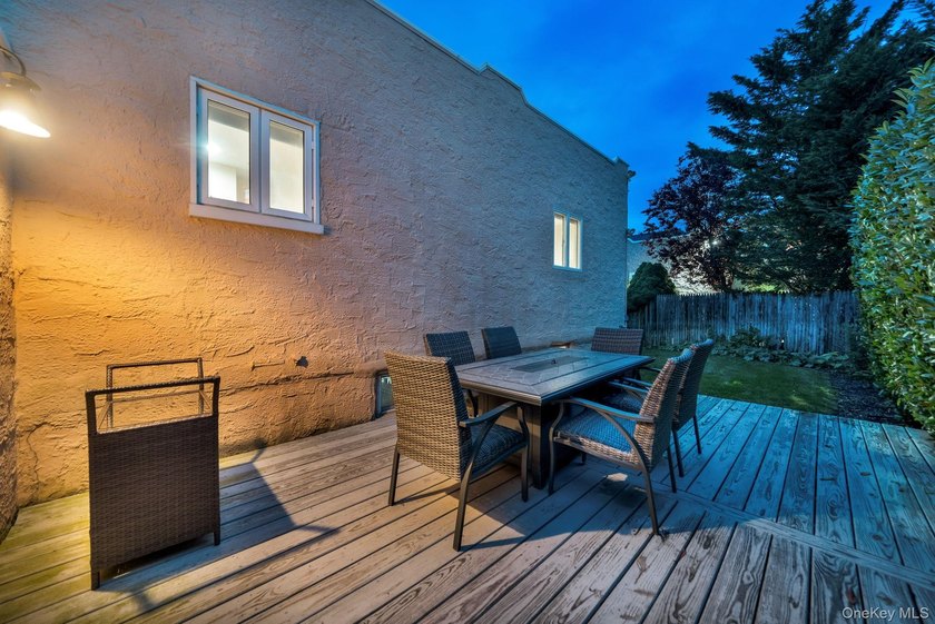 If You're Searching For A Home In Merrick, Check Out This 3 - photo 4