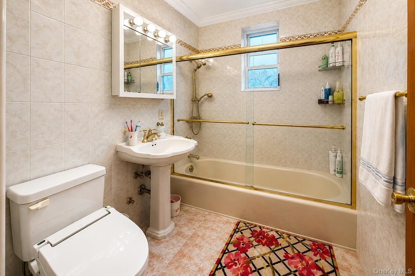 Custom Renovated 2 Full Bedroom, 1.5 bathroom Coop in Prime Rego - photo 10