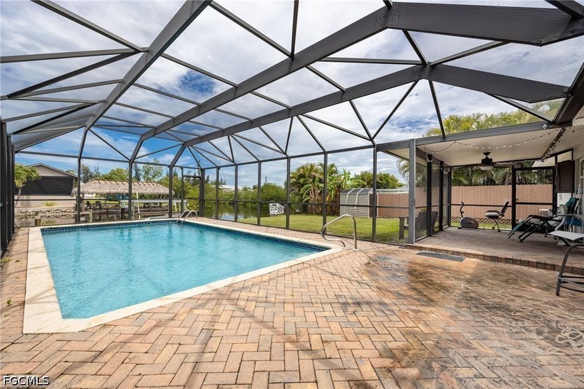 Waterfront living awaits in this lovely 2-bedroom, 2-bathroom - photo 4