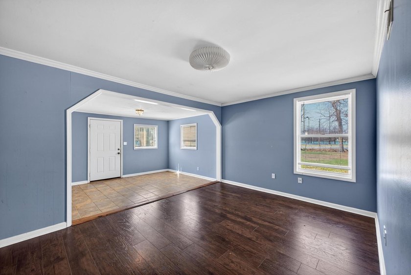 An investor's dream! Brick, ranch home located across the street - photo 6