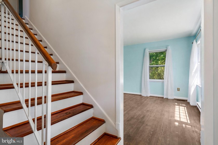 Room to spread out, seasonal river views, and a convenient - photo 5