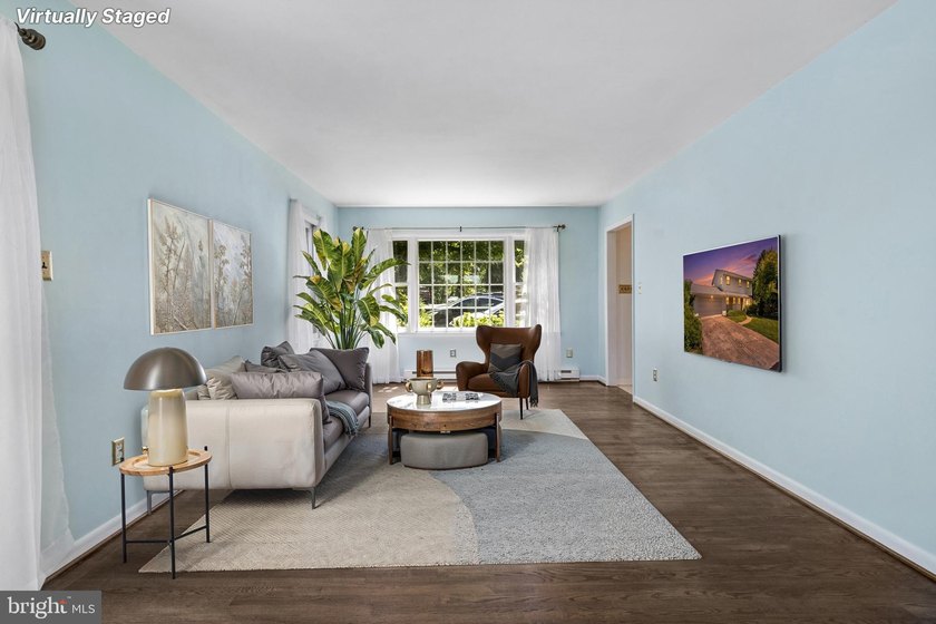 Room to spread out, seasonal river views, and a convenient - photo 8