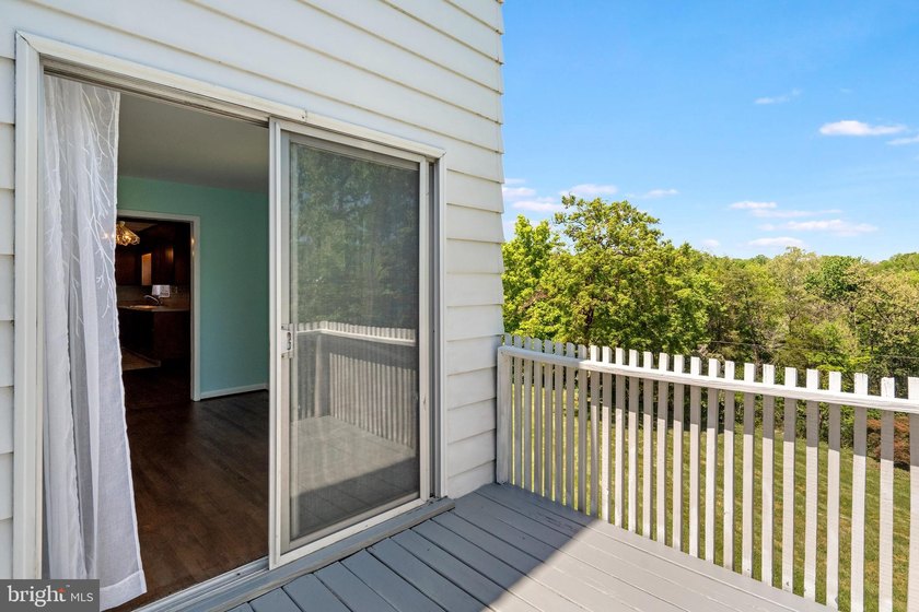 Room to spread out, seasonal river views, and a convenient - photo 9