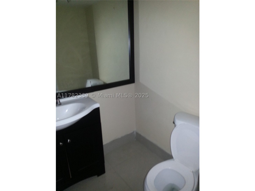 LARGE 1 BED,1.5 BATHS ON HIGH FLOOR..RENOVATED...NEW STAINLESS - photo 11