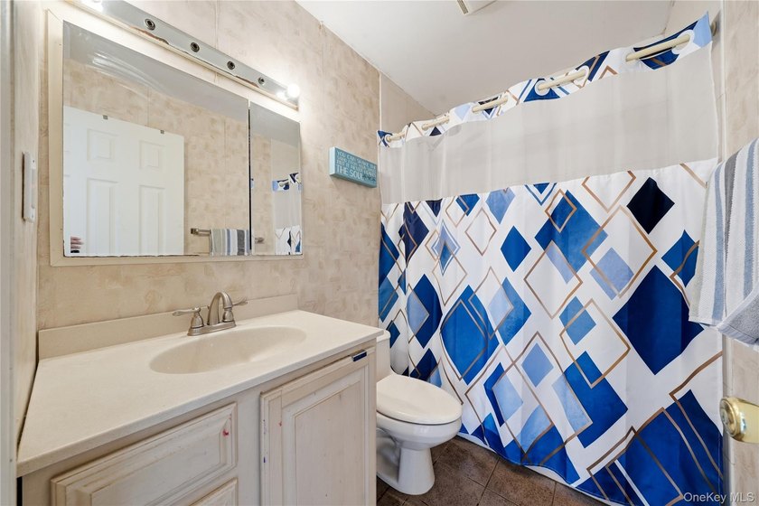 Welcome to this lovely two story Colonial in desirable - photo 13