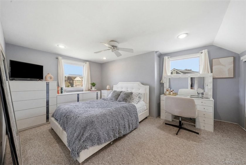 Welcome to this lovely two story Colonial in desirable - photo 14