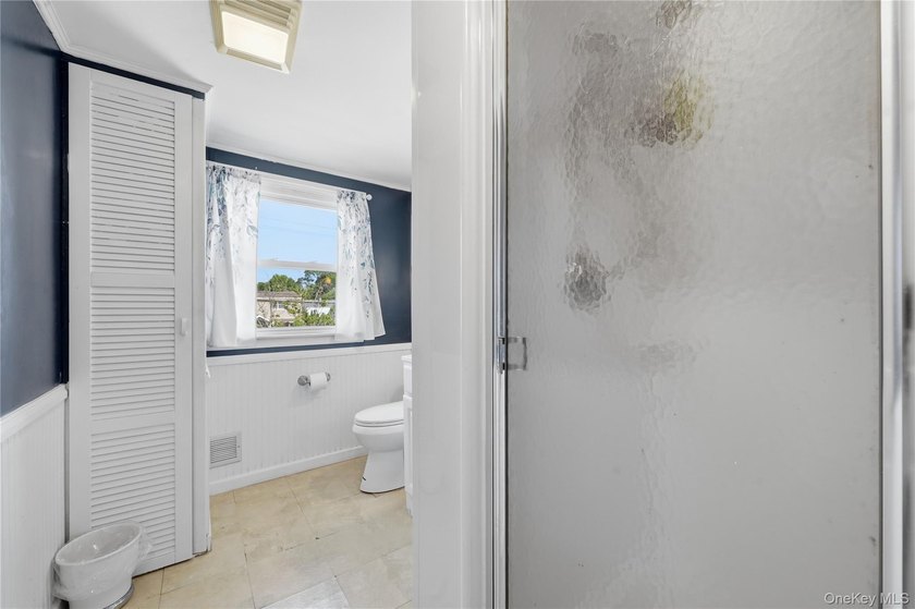 Welcome to this lovely two story Colonial in desirable - photo 17