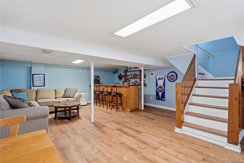 Welcome to this lovely two story Colonial in desirable - photo 18
