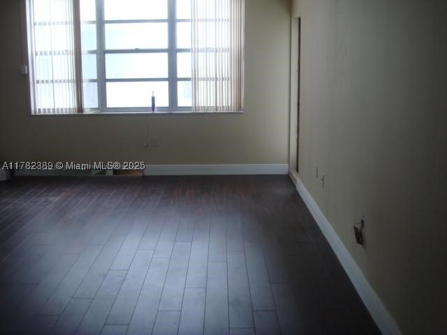 LARGE 1 BED,1.5 BATHS ON HIGH FLOOR..RENOVATED...NEW STAINLESS - photo 30