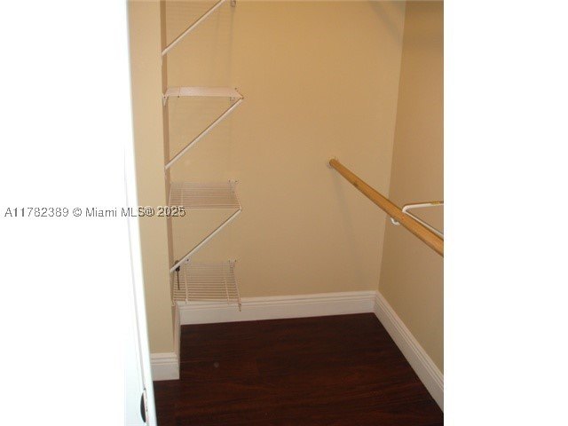 LARGE 1 BED,1.5 BATHS ON HIGH FLOOR..RENOVATED...NEW STAINLESS - photo 38