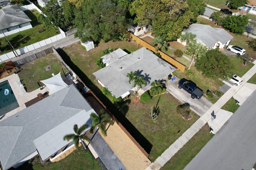 910 SE 3rd Ave - photo 2