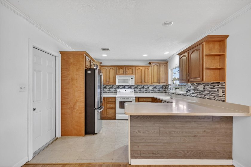 Welcome to Indian River Estates, where you're close enough to - photo 12