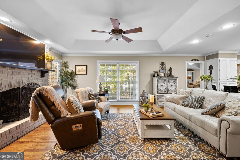 Beautiful 4BR/4.5BA ranch with an optional 5th bedroom in the - photo 29