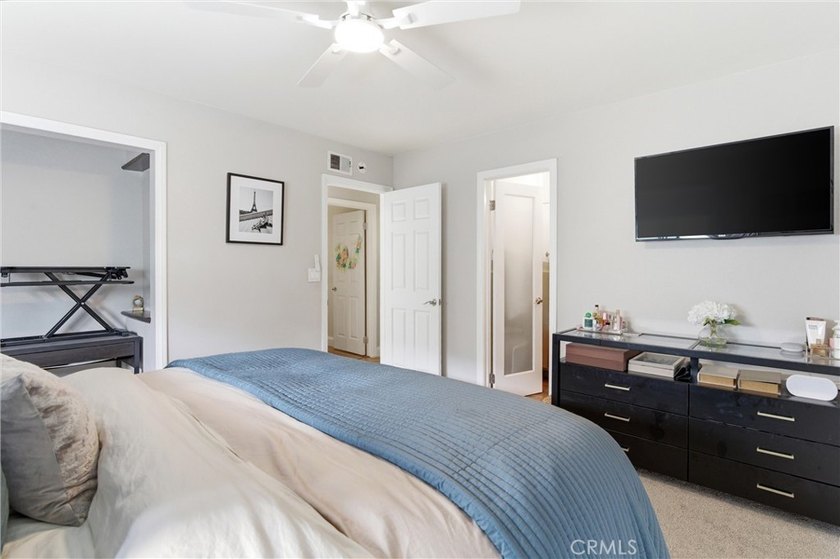 This one is a rare find, so you better act fast! 2,000 sq. ft - photo 33