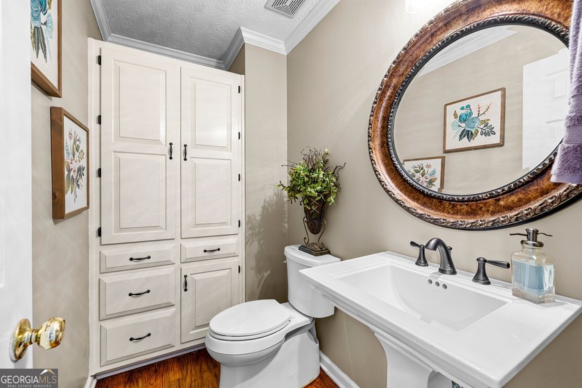 Beautiful 4BR/4.5BA ranch with an optional 5th bedroom in the - photo 36