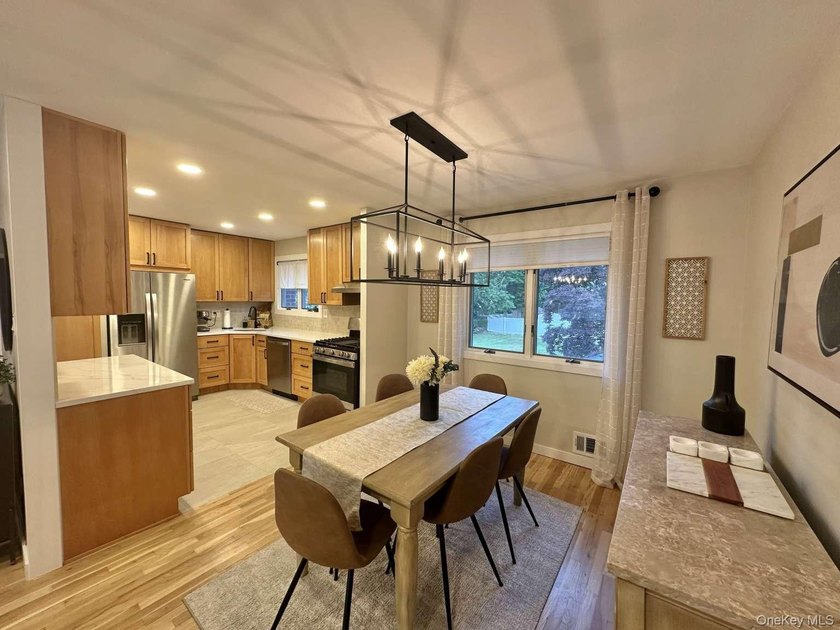 Enjoy the balance of comfort and convenience in this 4-bedroom - photo 3