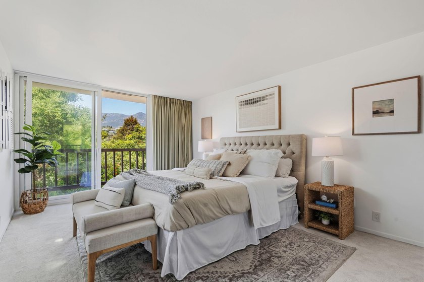 Ideally positioned just moments from Butterfly Beach, the Music - photo 17