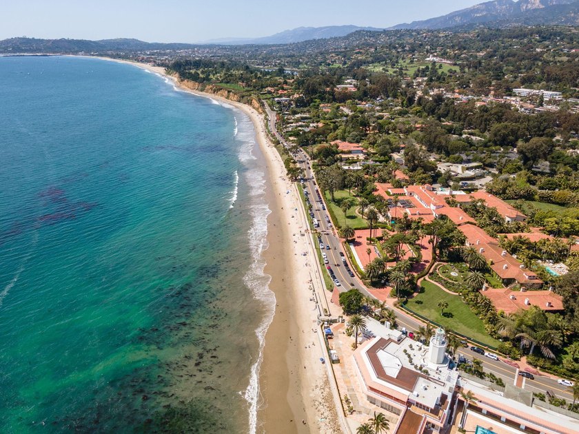 Ideally positioned just moments from Butterfly Beach, the Music - photo 24