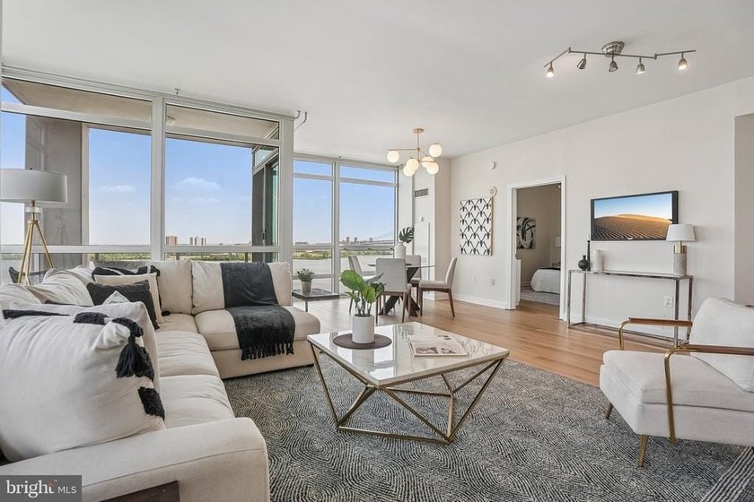 A picture-perfect 2026 remodel of a two-bedroom - photo 18