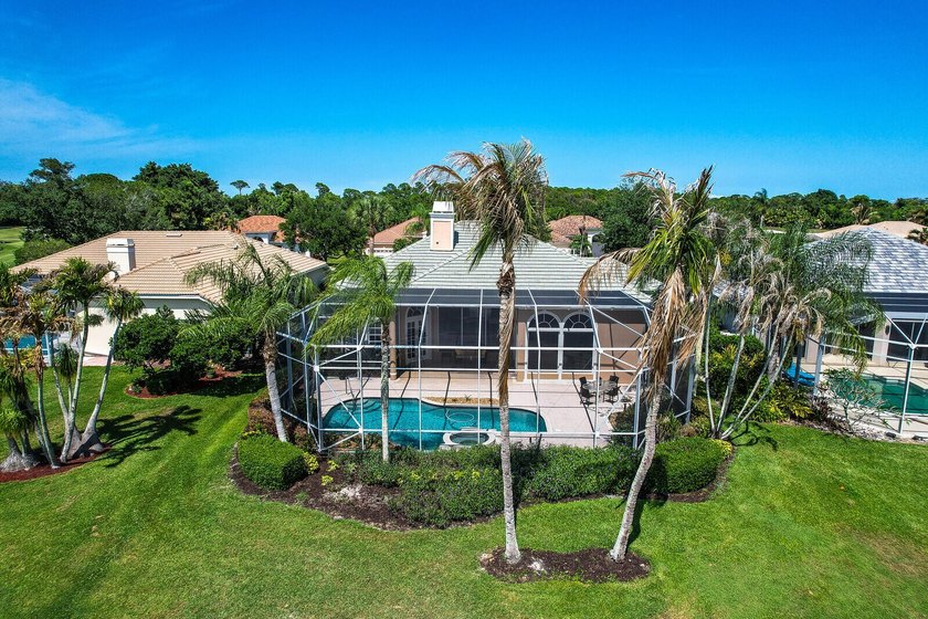 Nestled in the highly sought-after Ballantrae gated golf course - photo 4
