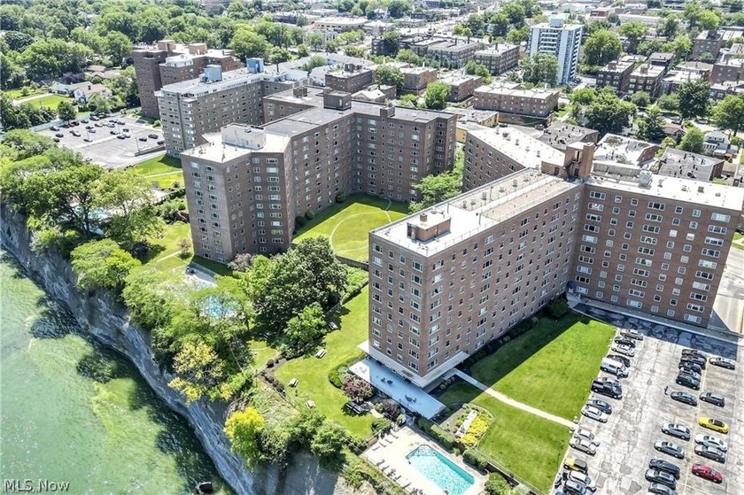 Enjoy effortless high-rise living in this 10th-floor condo at - photo 27