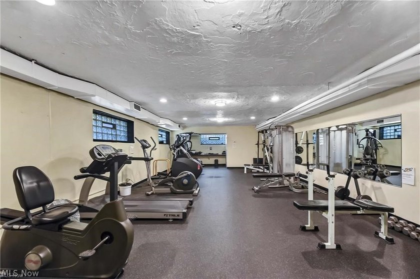 Enjoy effortless high-rise living in this 10th-floor condo at - photo 31