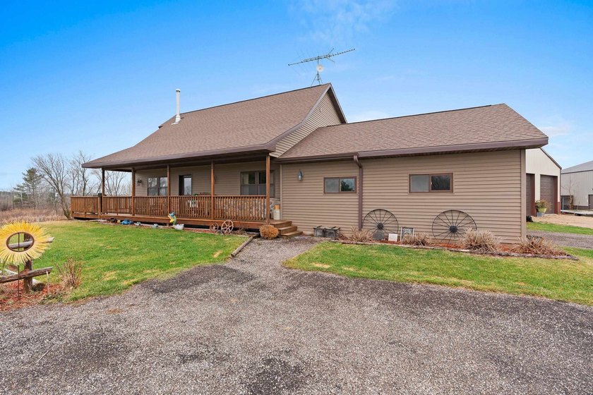 15.36 acre property featuring a 6 acre spring fed private lake - photo 2