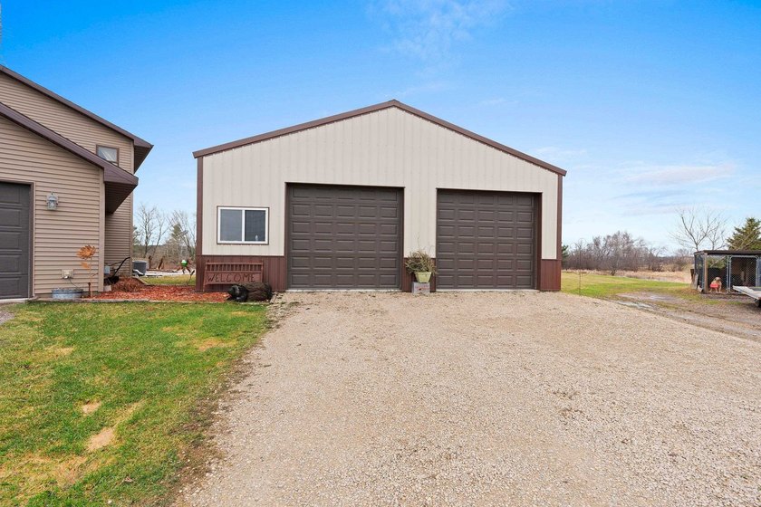 15.36 acre property featuring a 6 acre spring fed private lake - photo 4