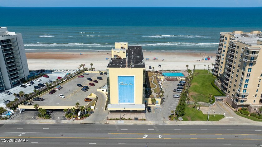Direct Oceanfront - Fully Renovated - Short-Term Rentals Allowed - photo 3