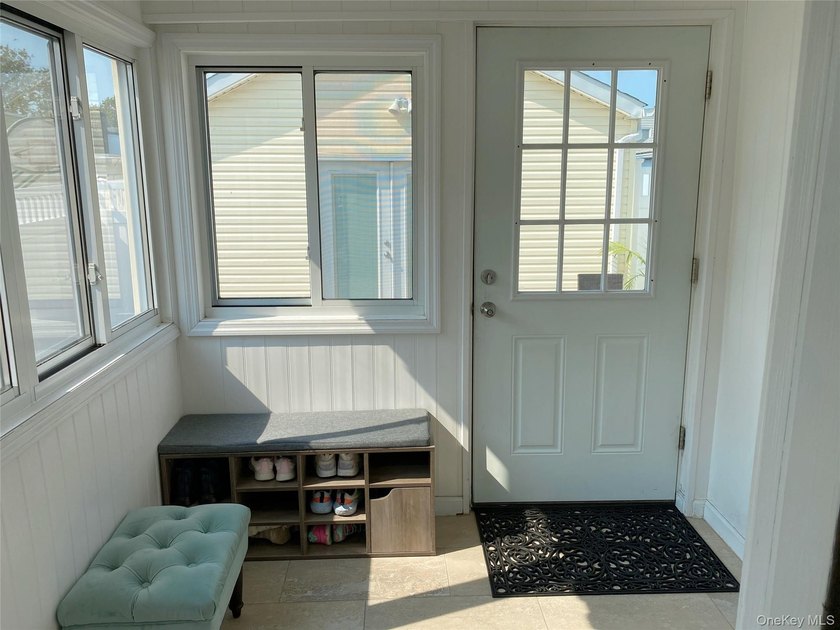 2-dwelling semi-detached with private driveway &amp; 400 Sq ft - photo 7