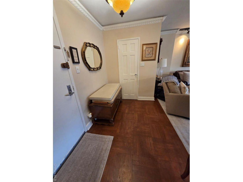Luxury High Rise Building . Largest Deluxe One Bedroom With A - photo 10