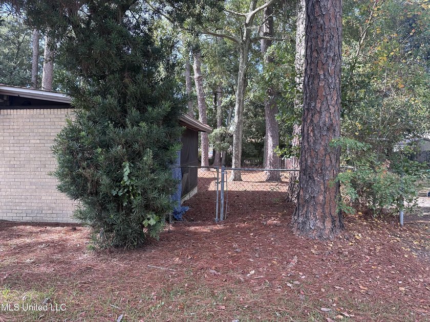 Brick home on a slab with a long time Tenant, willing to stay on - photo 12