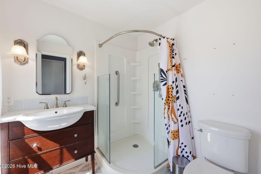 Experience stunning waterfront living directly across the Neuse - photo 36