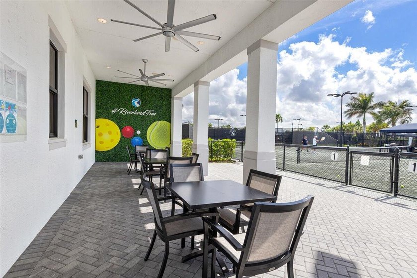 Welcome to luxury living in the highly sought-after Valencia - photo 44
