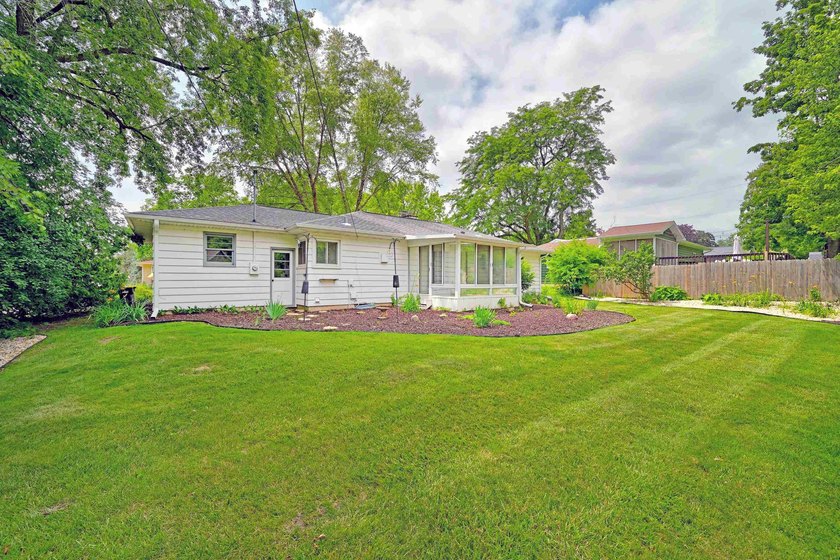 Inviting ranch home in Middleton, conveniently located near - photo 4