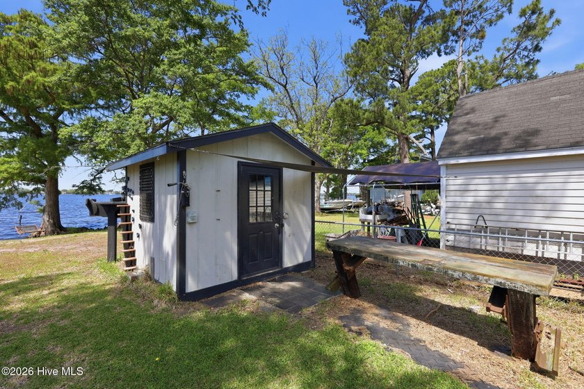 Experience stunning waterfront living directly across the Neuse - photo 45