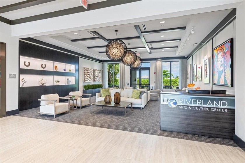Welcome to luxury living in the highly sought-after Valencia - photo 49