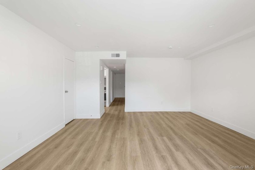 This is a first-floor apartment (not a basement apartment) - photo 5