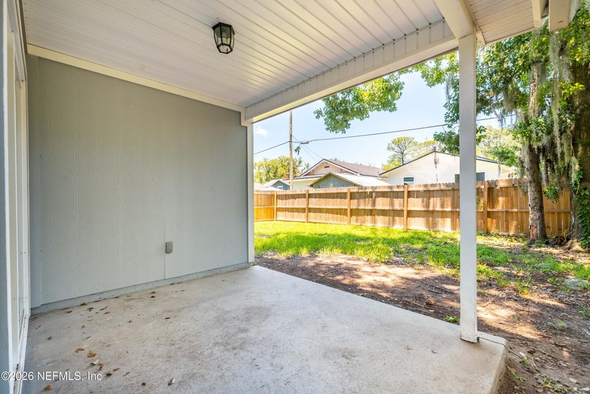 Beautiful 3-bedroom, 2-bath single-family home with attached - photo 22
