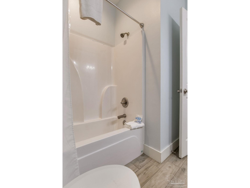 Welcome to your Gulf Coast oasis! This charming beach cottage in - photo 22