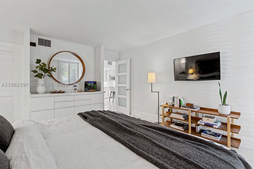 Explore a beautifully renovated first-floor condo with garage - photo 30