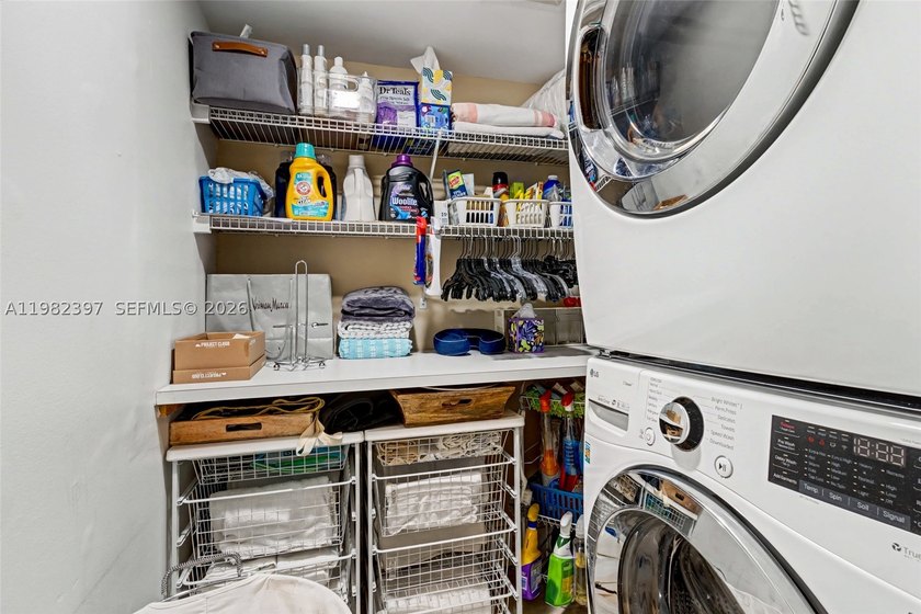 Explore a beautifully renovated first-floor condo with garage - photo 32