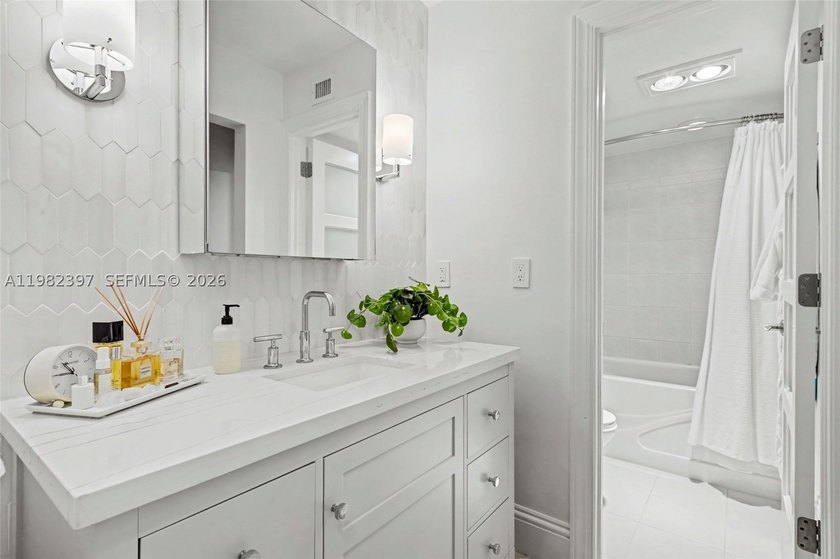 Explore a beautifully renovated first-floor condo with garage - photo 35