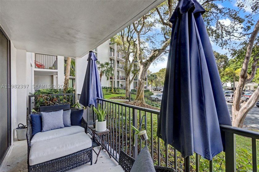 Explore a beautifully renovated first-floor condo with garage - photo 39