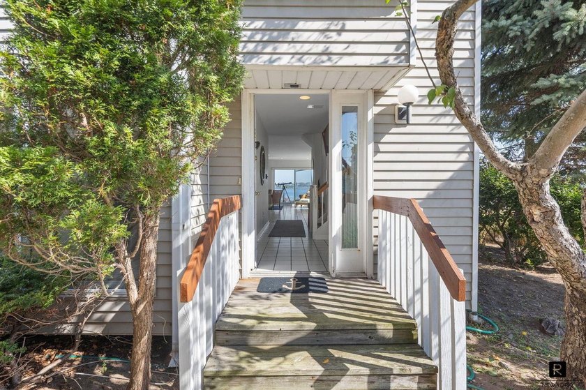 8 Deepwater Way offers the most spectacular on-the-water views - photo 3