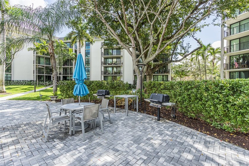 Explore a beautifully renovated first-floor condo with garage - photo 48
